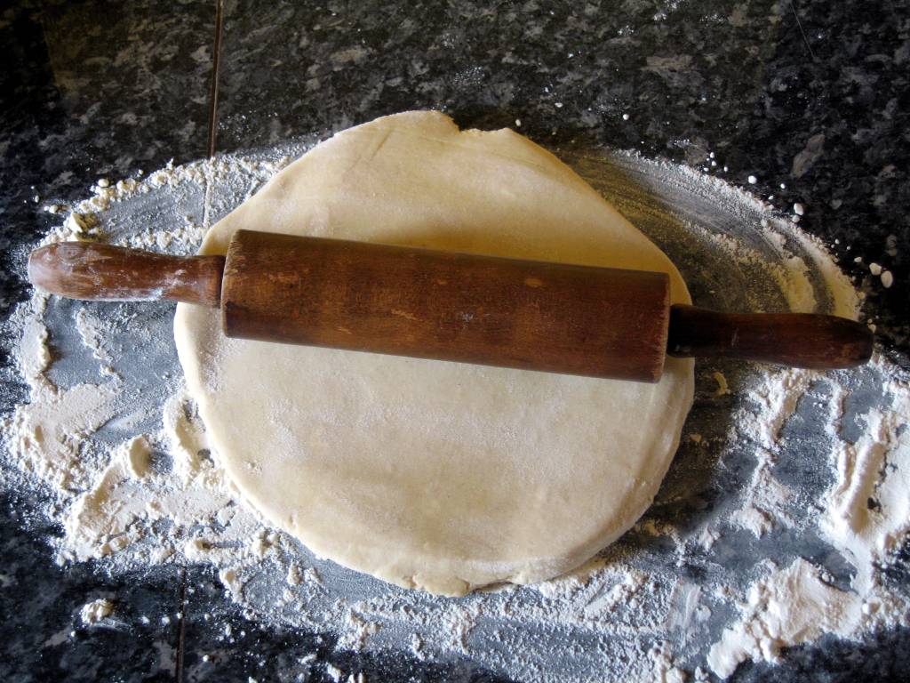Рецепт: тесто для сладкого пирога (коржей)