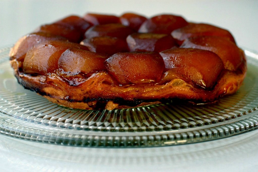 Рецепт: Торт с обсахаренными яблоками