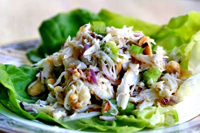Рецепт Салат крабовый с грушей и лесными орехами